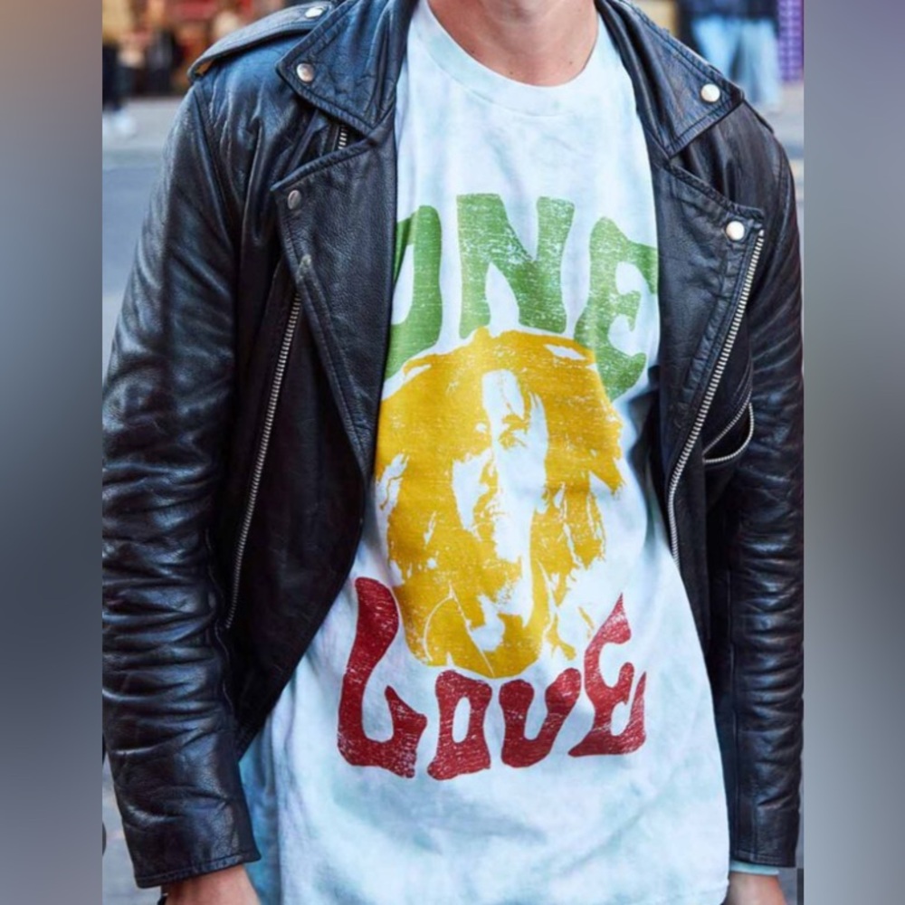 NWOT Bob Marley “One Love” Graphic Tee
